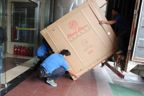 亚东钢琴贵重工艺品无忧运